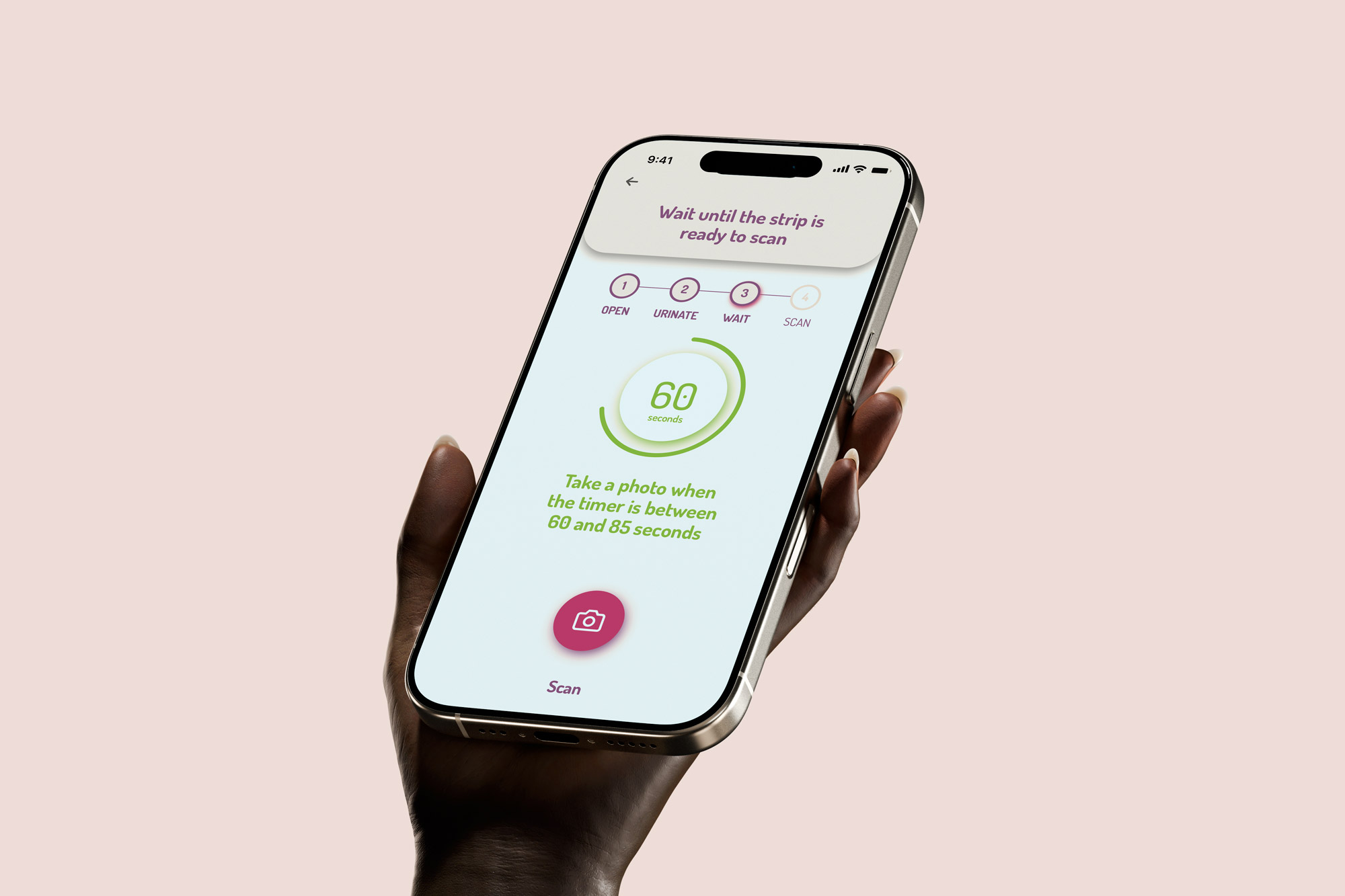 una mano elegante femminile regge uno smartphine la cui schermata illustra l'App NutraLife